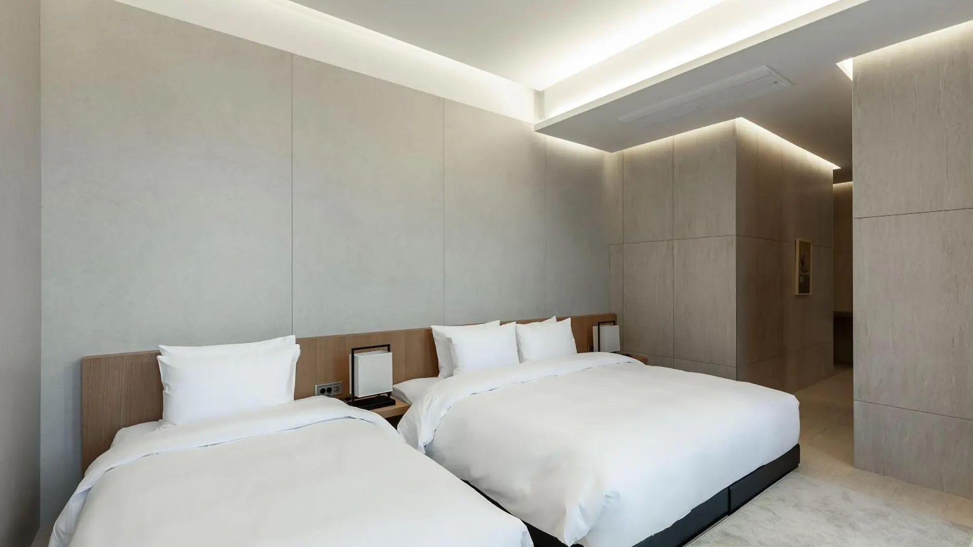 Uniisland The Spaville Incheon 3*,